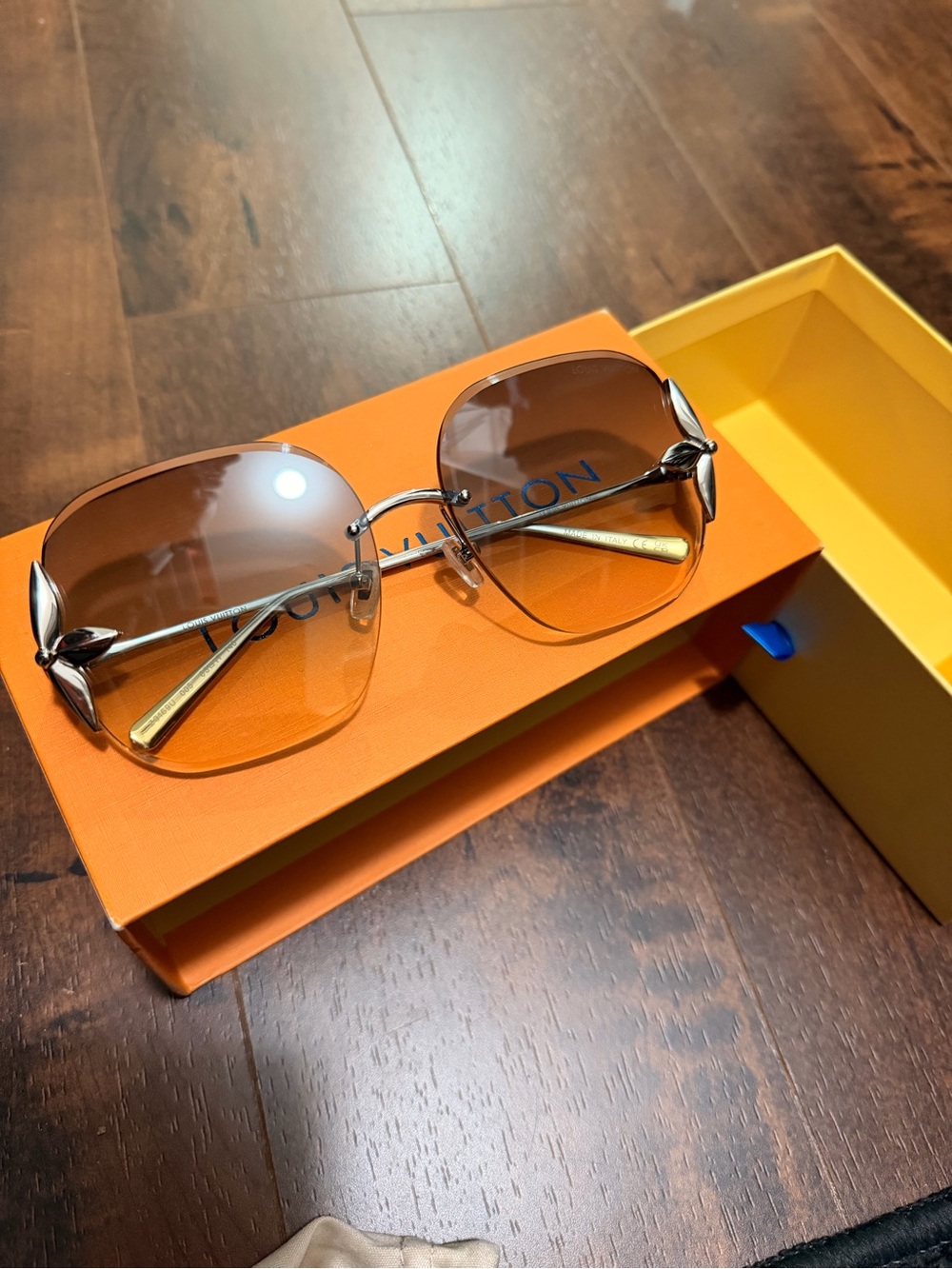 Louis Vuitton Men's Brown Gradient Rimless Sunglasses with Gold Temples